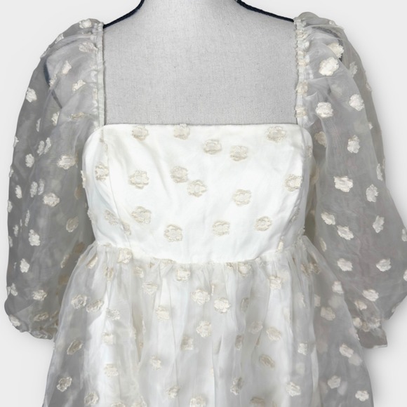 Storia 3-D Tiny Daisy Floral Baby Doll Mini Dress Small Puff Sleeve Romantic - Picture 5 of 10